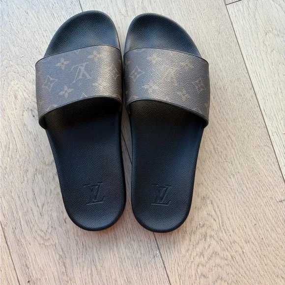 Louis Vuitton Monogram Brown and Black Slides - Picture 1 of 9